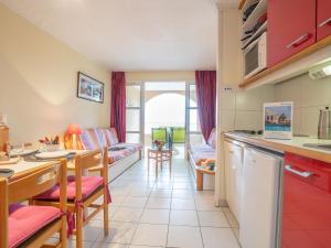 Apartment Le Village - E1 214 by Interhome