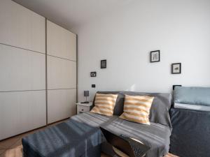 Apartment Borgo San Giulio by Interhome