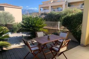 Casa Linda au calme avec jardin à 900 m plage port et centre de Calvi - La Vaccaja
