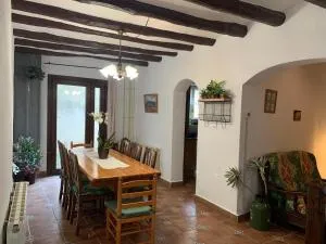 Vive la vida rural: Alojamiento en Les Piles. NIU RURAL, S.L. - Segura