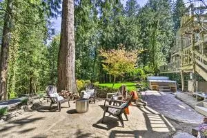 The Owls Nest with Hot Tub and Forest Views! - Gresham