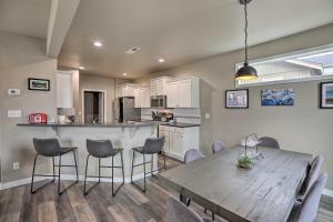 Chic Bend Home with Deck Less Than 3 Mi to Downtown!