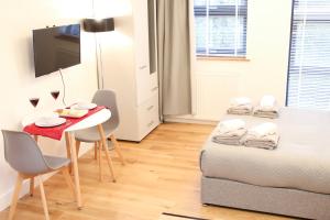 Executive Bright and Airy Studio Apartment in Sydenham