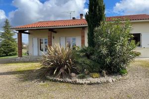 Maisons de vacances Maison chaleureuse avec un grand jardin verdoyant : photos des chambres