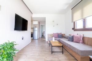 Modern House with Pool near Beach