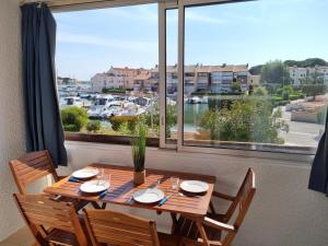 Appartements Appartement avec vue exceptionnelle sur la marina : photos des chambres