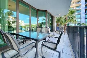 Lighthouse on the Bay 2206- Elegant condo-Lazy River and Bay Views