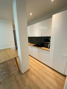 Lovely Spacious Large Patio Heart of Monaco