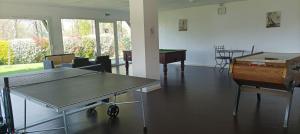 Appartements Les Terrasses du Lac piscine et vue Lac A4 : photos des chambres