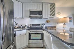 Condo Retreat with Balcony on Ocean City Beach!