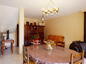 Maisons de vacances Gite Saint-Nizier-de-Fornas, 4 pieces, 6 personnes - FR-1-496-259 : photos des chambres