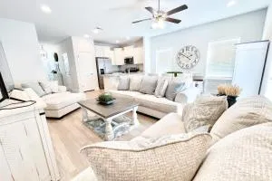 Shadow Lake Luxury - Audubon Island