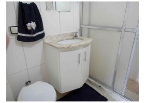 Guarujá, apartamento a 100 metros da praia da enseada.