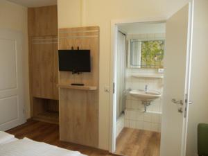 Double Room with Mountain View room in Berghotel Glockenberg