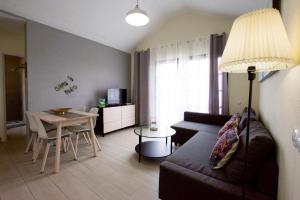 Book Jet - Premium Pool View & WIFI