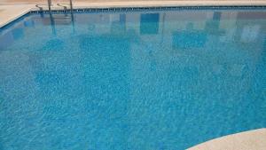 Apto. con wifi, piscina, vistas al mar y parking.