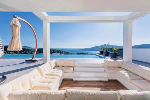 Luxury Villa for 8 with 20m large Infinity Pool in Kalkan