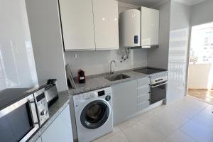 Apartment on Praia da Rocha with wifi and garage by amcf