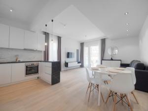 Horizon-Two Bedroom Apartment Partial Sea View Charlene