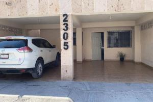 Casa completa en privada y con cochera