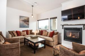 Alpenglow Penthouse by Revelstoke Vacations