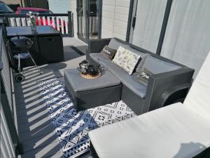 LUXURY PEACEFUL LODGE on edge of New Forest and 800m from sea ENTERTAINMENT and LEISURE PASSES INCLUDED