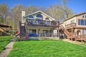 Boat Slip, Fire Pit Lakefront Sunrise Beach Home!