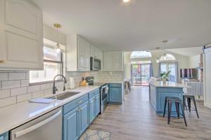 Boat Slip, Fire Pit Lakefront Sunrise Beach Home!