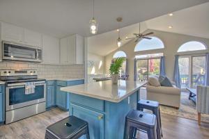 Boat Slip, Fire Pit Lakefront Sunrise Beach Home!