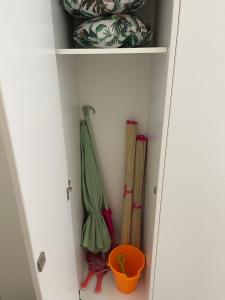 Sur le sable, face à la mer La Petite Tour