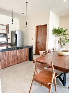 La Veleta luxury condos