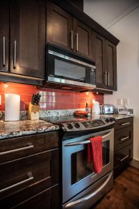 Lux Downtown Condo by Revelstoke Vacations