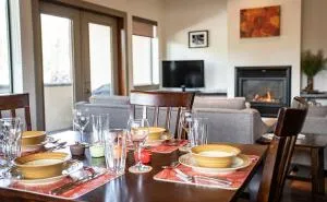 Lux Downtown Condo by Revelstoke Vacations - Sicamous