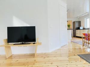 Stockholm archipelago with pool, boat and bikes