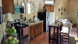 Unique 5 Architectural Homes, Pool & Wi-Fi