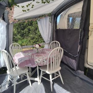Tentes de luxe Caravane Les Fontenelles : photos des chambres