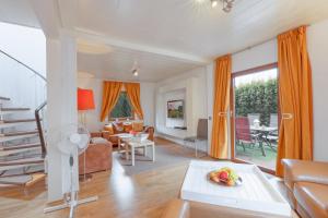 Seepark Kirchheim Ferienhaus bei Viola mit Sauna