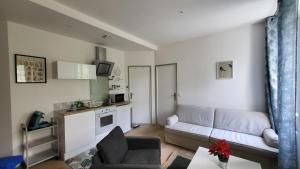 Appartements Charmant 2 pieces avec terrasse proche centre ville - Parking Gratuit a proximite : photos des chambres