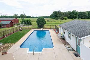 Wine Country Oasis Charming Farmhouse 10 Acres