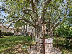 Auberges 1560- Domaine Des Cinq Jardins- A Magical and Authentic Mansion : photos des chambres