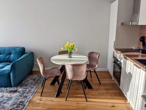 Seaside bungalow Juura at Albatross, Kesterciems with garden, Spa and pool for extra