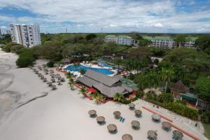 Villa Solara 6 - Luxury 6 Bedroom Villa with Pool, Golf & Lake View