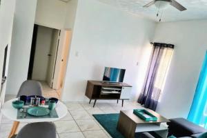 Crystoural Apartment Liguanea Sovereign Apt - 2 Bedrooms, 3 Beds, Host 4 Guest- Kingston!