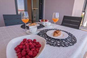 Luxury apartment Porto with sea view and swimming pool