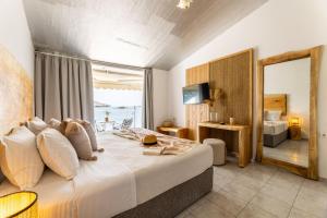 Casa Blue Marine, Philian Collection