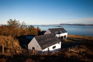 Croft 7 Geary Self Catering Studio with stunning sea views