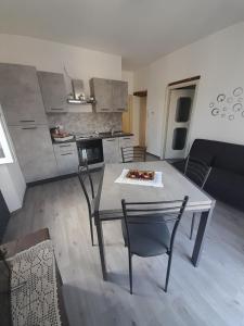 Lescen White Residence - Lake View