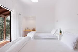 The Island Life Apartments by Konnect, Ipsos Beach
