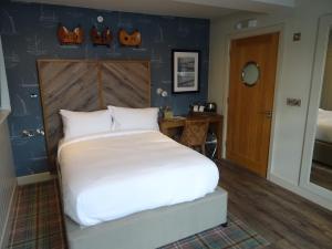 Cosy Double Room with Wet Room room in The Boathouse Inn & Riverside Rooms