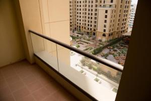 HiGuests - Charming Apt in JBR with Balcony by the Beach